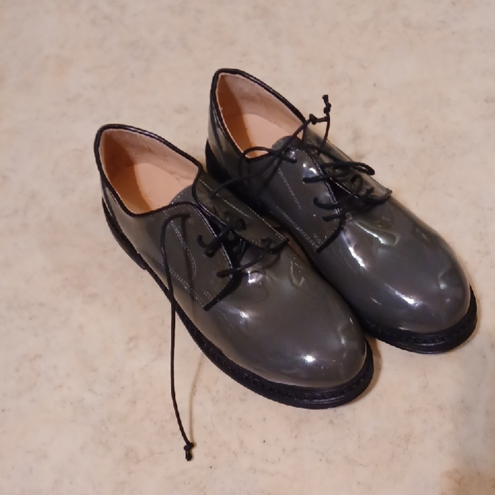 Fred Segal Glossy Gray Oxfords For Women(these are shoes for WOMEN).